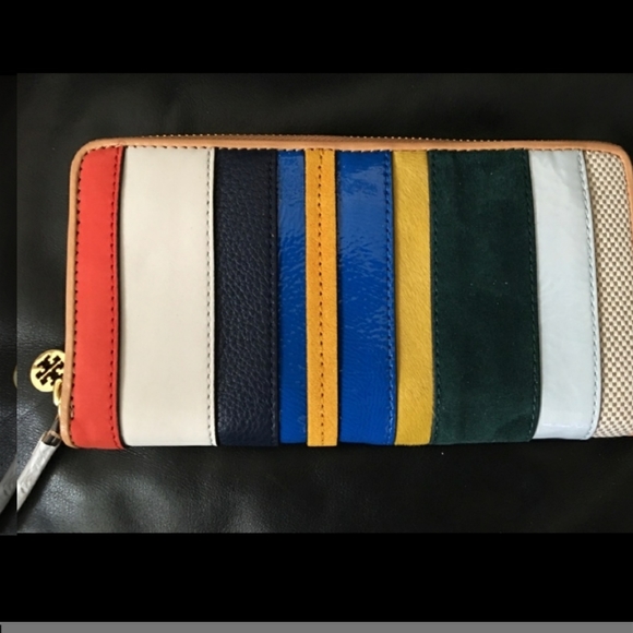 Tory Burch Handbags - Tory Burch Balloom Striped Wallet
